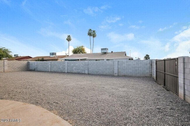 Building Photo - 9601 N 55th Dr