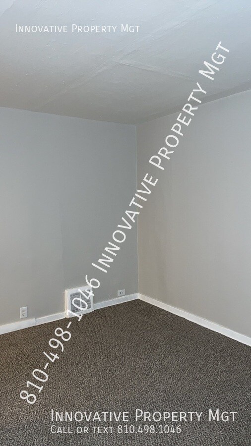 Building Photo - 1012 Farnum Ave