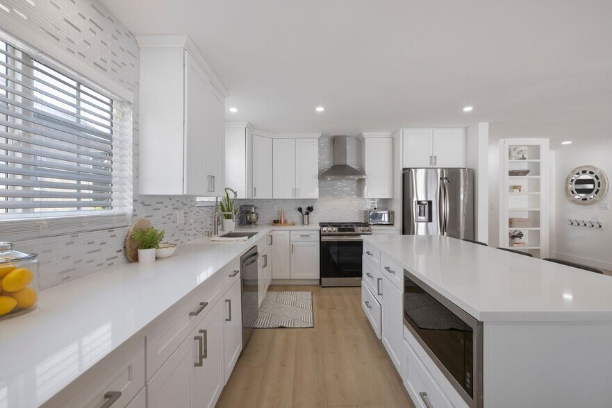 Building Photo - 17155 Bullock St