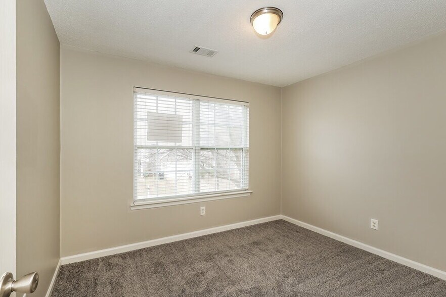 Building Photo - 150 Preserve Dr