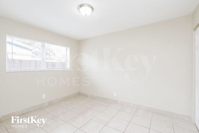 Building Photo - 420 NW 42nd St