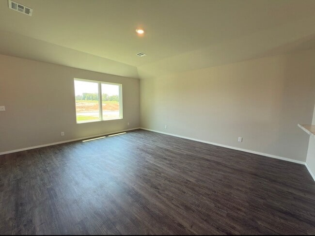 Building Photo - Newly Built 3 Bedroom House