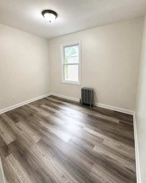 Bedroom 2 - 140 E Jersey St