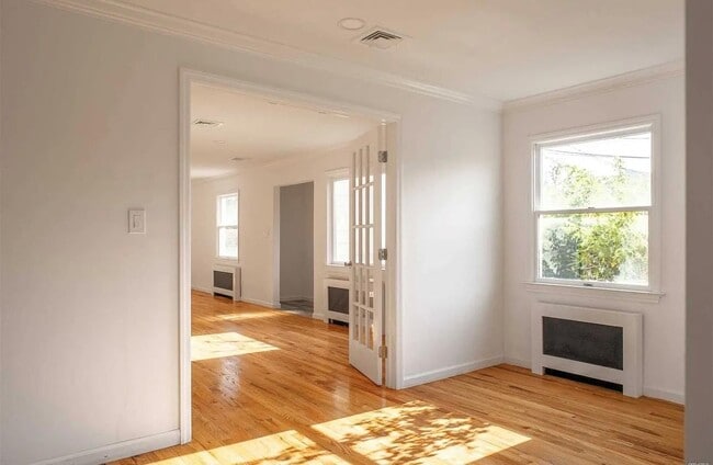 Building Photo - 4488 Merrick Rd