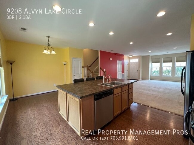 Building Photo - 9208 Alvyn Lake Cir