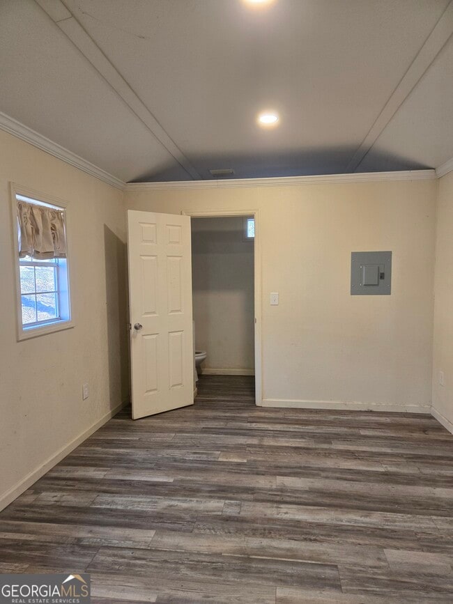 Building Photo - 105 WZ