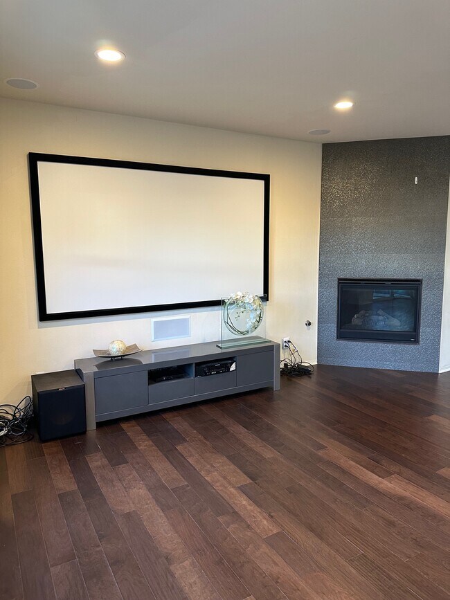 Building Photo - 3321 View Ridge Drive