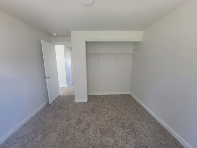 Building Photo - 4-Bedroom Gem in Pasco – Fresh Paint, New ...