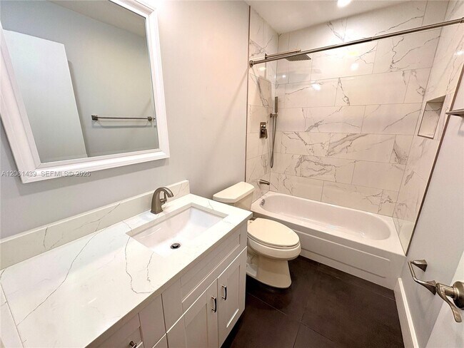 Building Photo - 11196 Longboat Dr