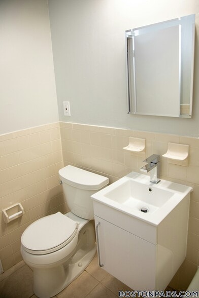 Building Photo - 14 Murdock St