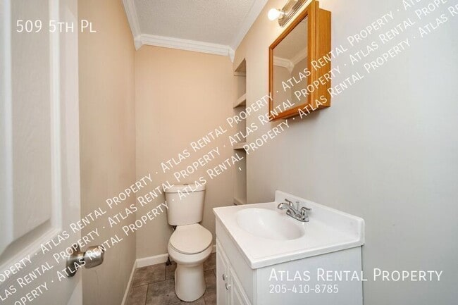 Building Photo - 509 5th St