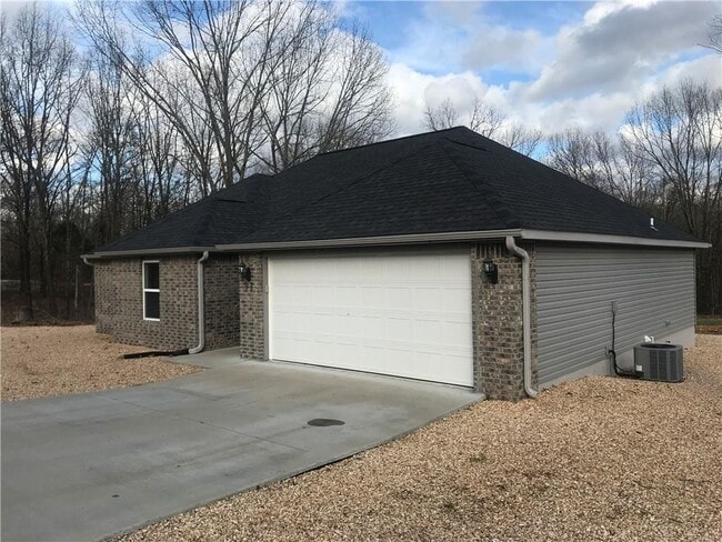 Building Photo - 93 Kinloch Dr