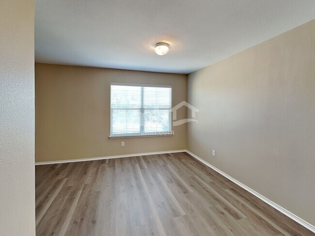 Building Photo - 4020 Hanna Rose Ln