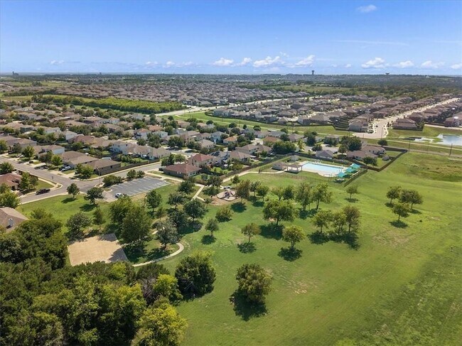 Building Photo - 519 Pinnacle Dr