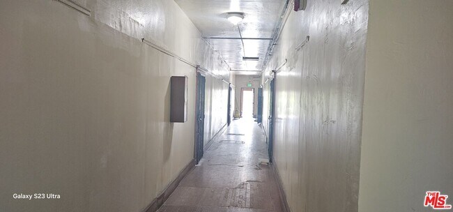 Building Photo - 1604 W Pico Blvd