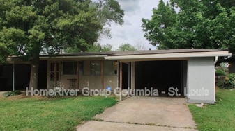 Building Photo - 830 Loyola Dr