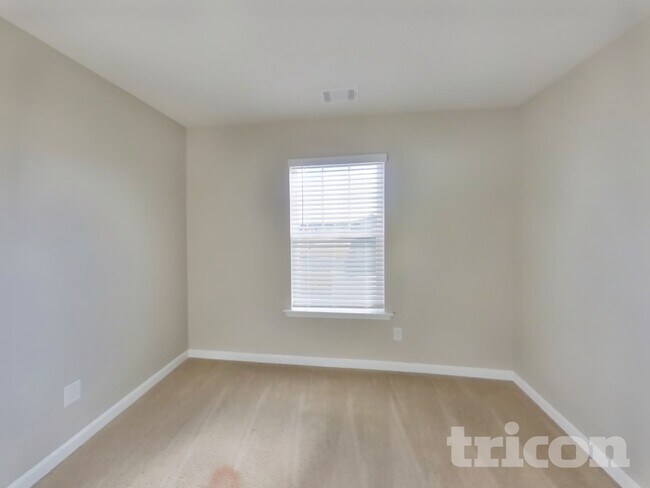 Building Photo - 1300 Deutz Dr