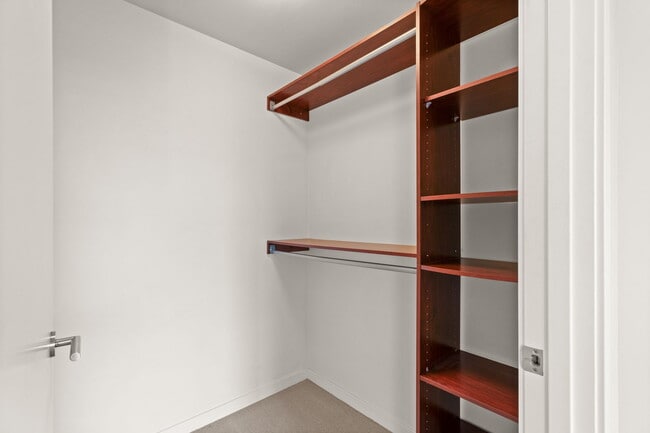 Building Photo - 1830 NW Riverscape St