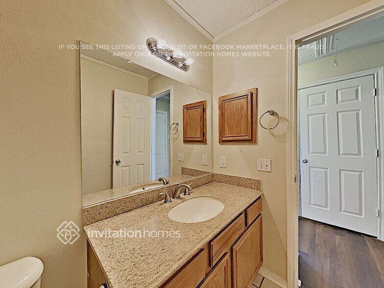 Building Photo - 7109 Oakview Ct