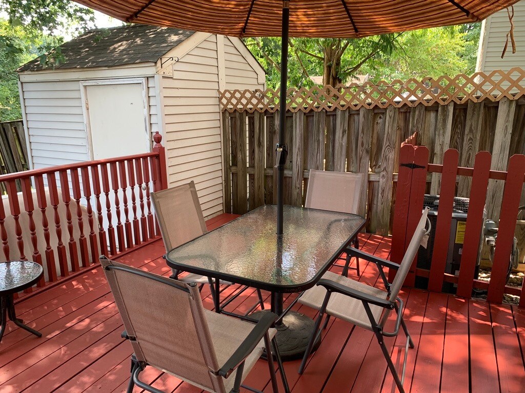 Building Photo - 3715 Hampton Ct