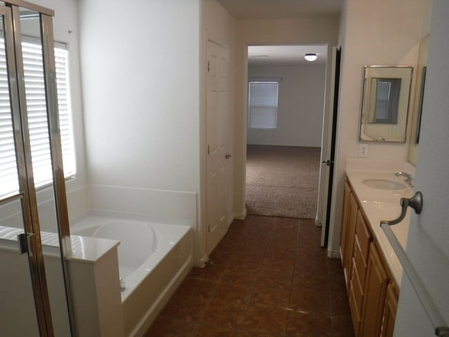 Building Photo - 2 STORY 5 BEDROOM HOME WITH BONUS ROOM UPSTAIRS, GRANITE KITCHEN COUNTERTOPS