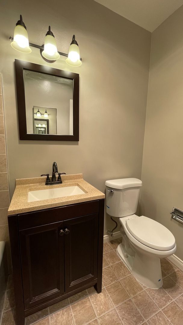 Building Photo - 2 Bedroom, 2 Bath Condo Blocks to the Beach, Pet Friendly, Sunset Views, Parking!