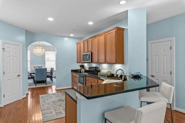 Building Photo - Norfolk Furnished rental Near ODU/NSU