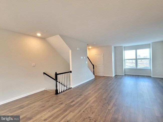 Building Photo - 754 Union St