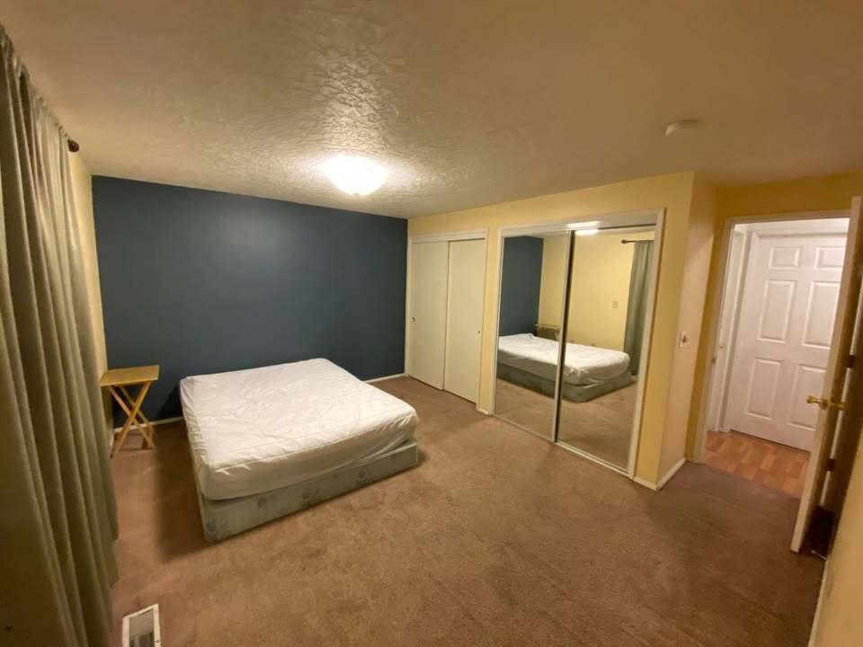 Building Photo - 12608 SE Cora St