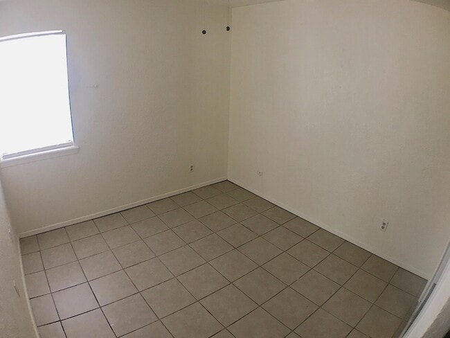 Building Photo - 2418 Pittsburg Ave