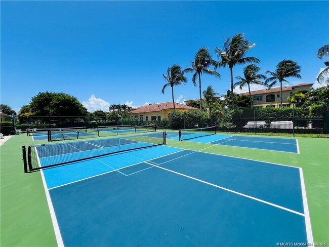 Building Photo - 7440 S Ocean Dr