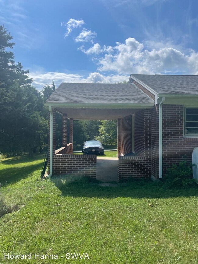 4 br, 1.5 bath House 1550 Blacks Creek Road 1550 Blacks Creek Rd