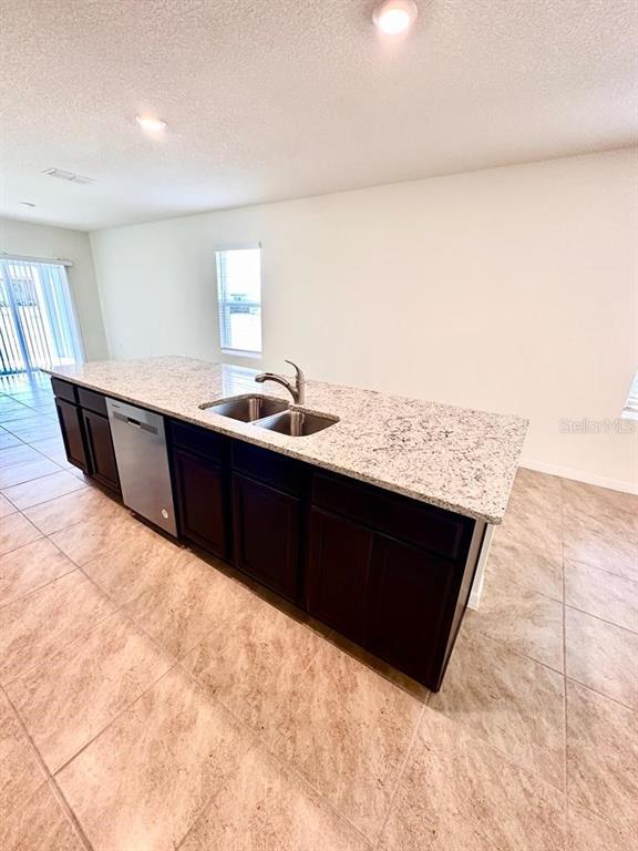 Building Photo - 1020 Chasetree Ln