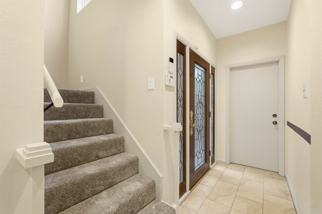 Building Photo - 10125 Valley Forge Dr