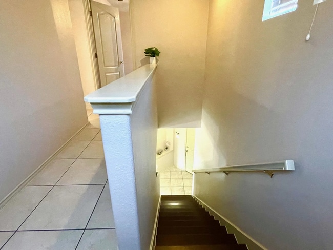 Building Photo - 9310 Albany Dr