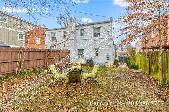Building Photo - 836 S Irving St