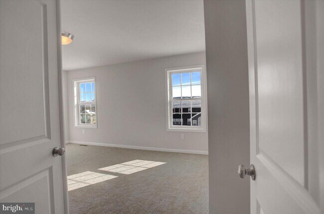 Building Photo - 601 Exeter Ln