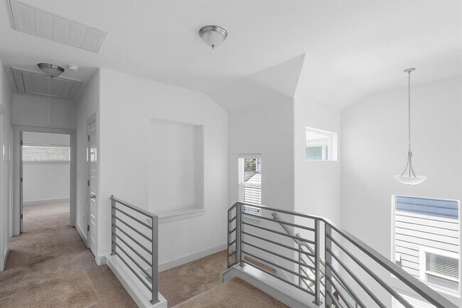 Building Photo - 7208 Bertram Ct