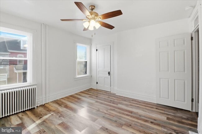 Building Photo - 819 E Marion St