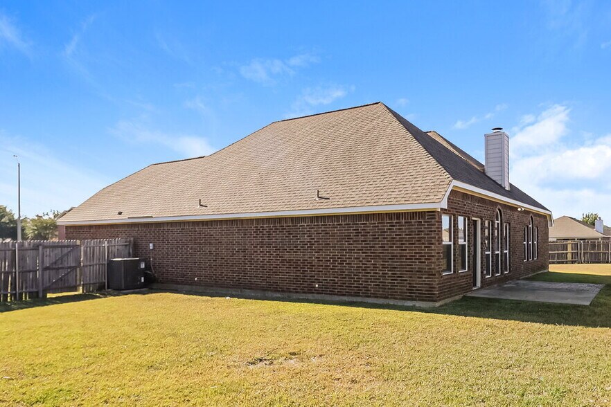 Building Photo - 217 Ute Creek Ct