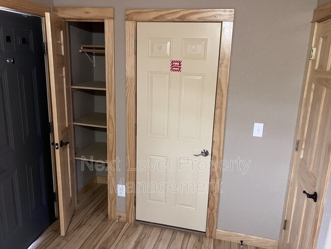 Building Photo - 40 Davis Ct