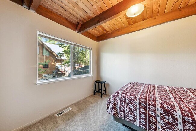 Building Photo - Single Family Home For Rent
