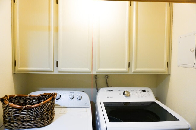 Building Photo - 82186 Bergman Dr