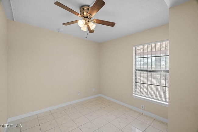 Building Photo - 5640 Van Horn Dr