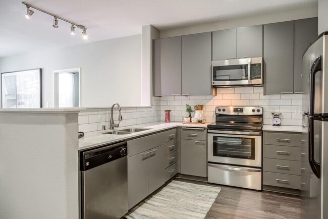 Building Photo - 1001 National Ave