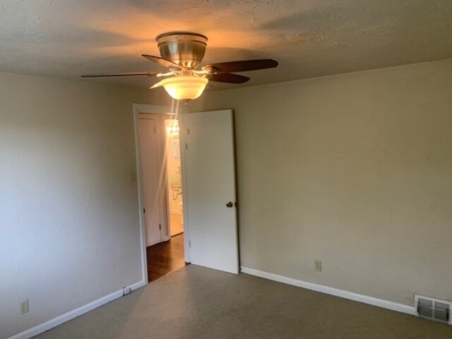 Building Photo - 4385 Coleridge St