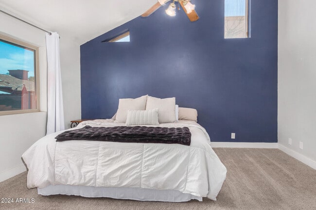 Building Photo - 321 E Aspen Way