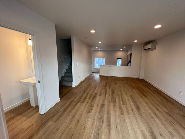 Building Photo - 30515 SW Magnolia Ave