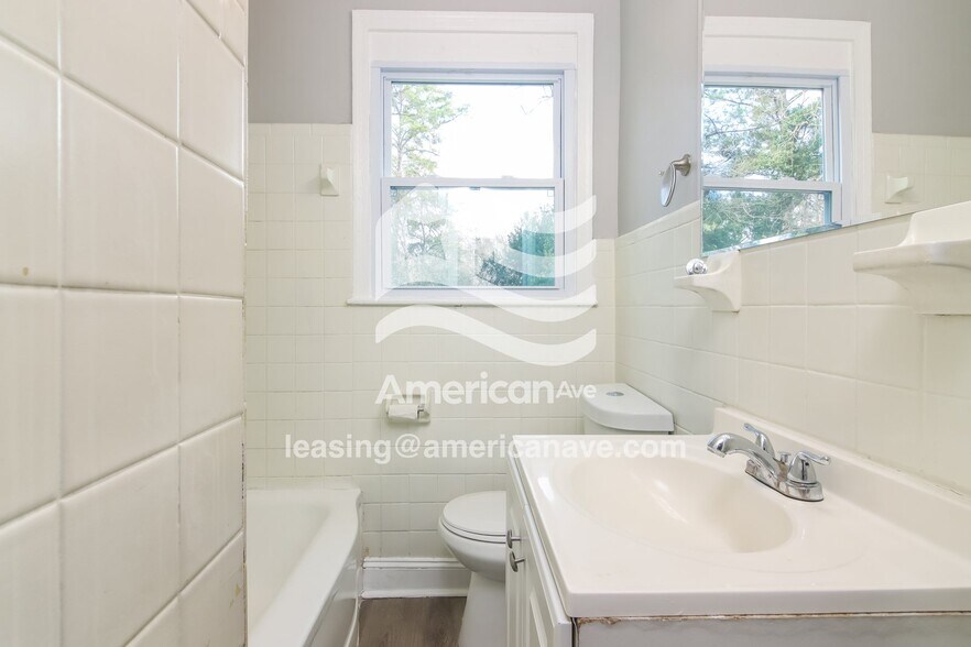 Building Photo - 1324 Macon Ave