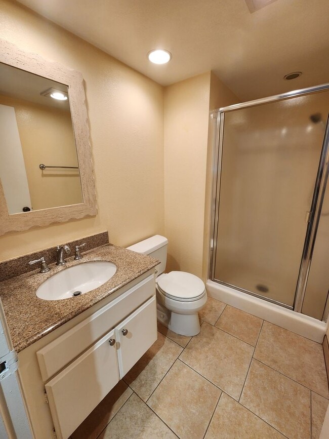 Building Photo - Bright & Beautiful Home Nestled Near Nature and Conveniences